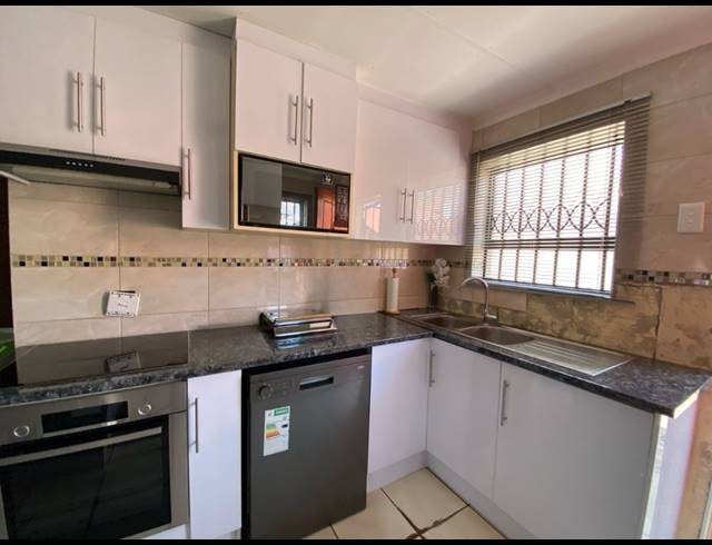 3 BEDROOM HOUSE SOLD IN GOLDEN GARDENS